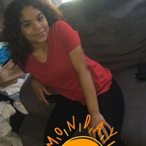 Meet your Posher, Adriane